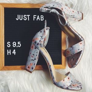 NWT Makemba Grey Floral Heels